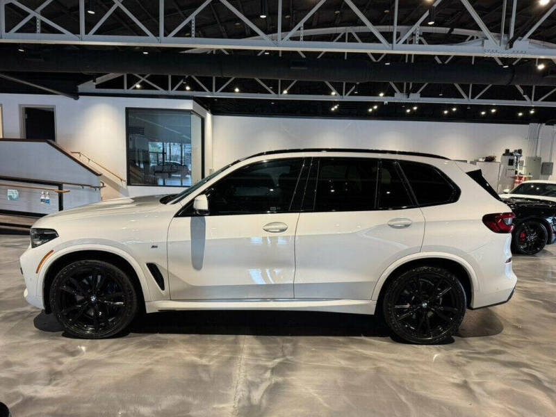 2022 BMW X5 M50i