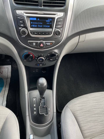 2017 Hyundai Accent SE