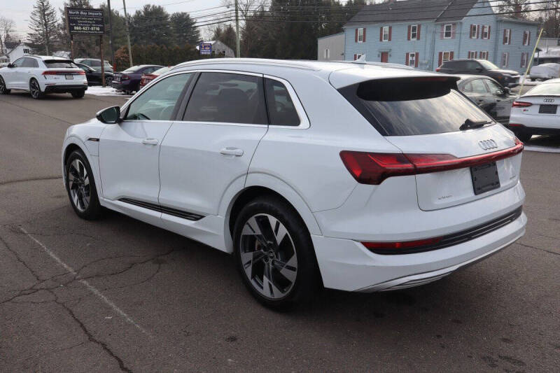 2021 Audi e-tron quattro Premium