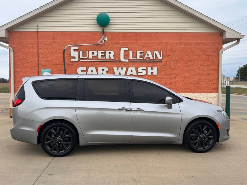 2020 Chrysler Pacifica Touring