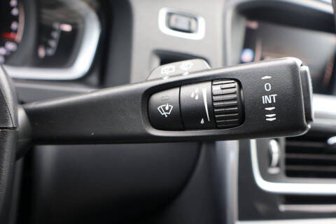 2018 Volvo V60 Cross Country T5 Premier