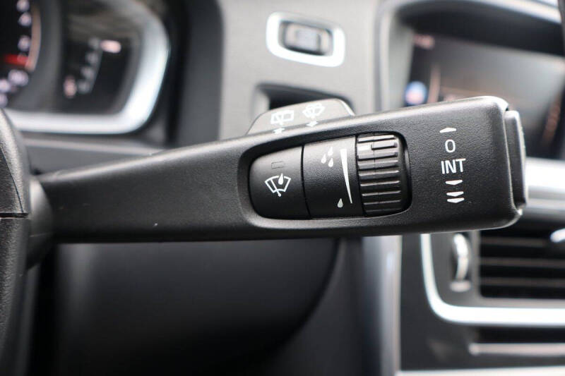 2018 Volvo V60 Cross Country T5 Premier