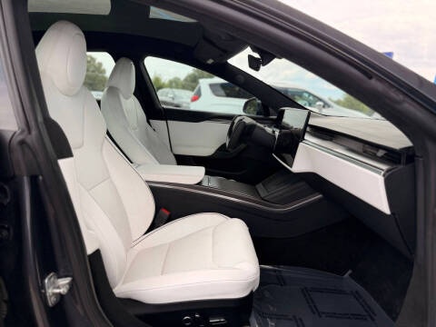 2022 Tesla Model S Plaid