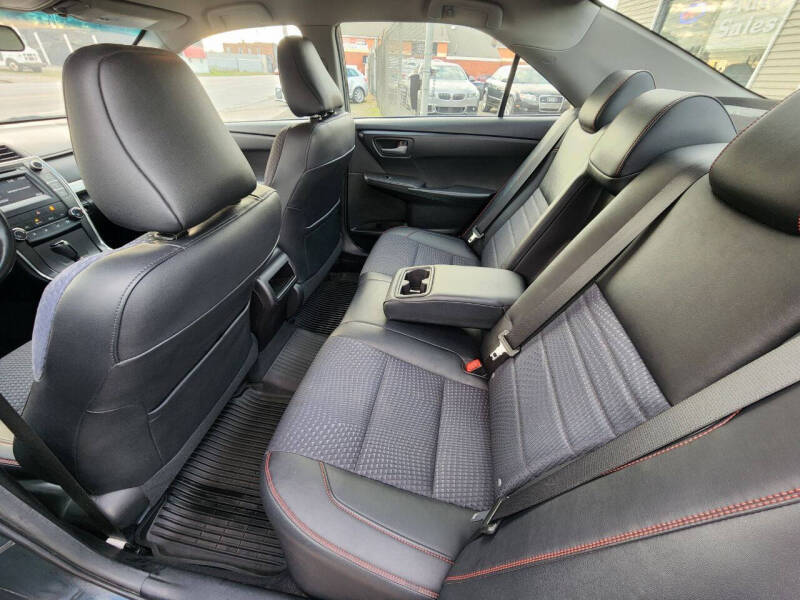 2015 Toyota Camry SE