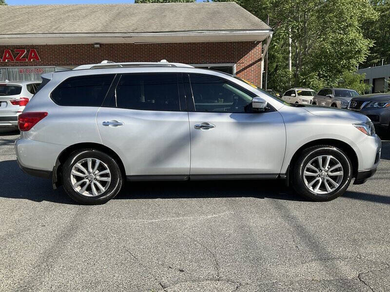 2017 Nissan Pathfinder SL