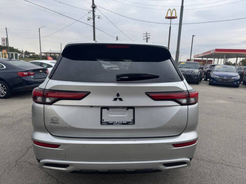 2022 Mitsubishi Outlander SE