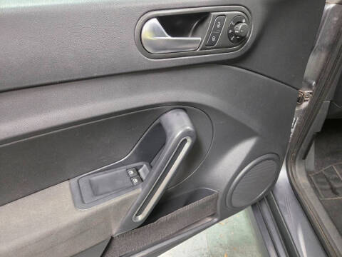 2013 Volkswagen Beetle 2.5L Entry PZEV