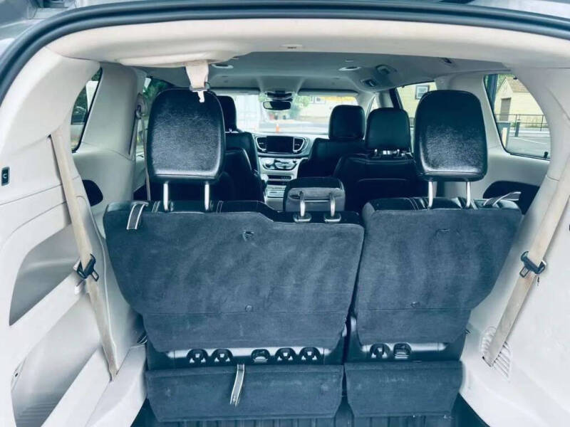 2022 Chrysler Pacifica Touring L