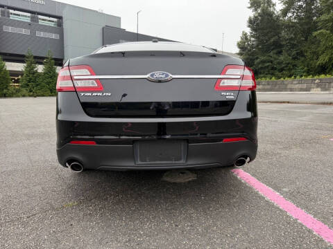 2018 Ford Taurus SEL