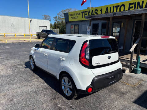 2015 Kia Soul +