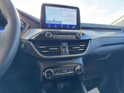 2022 Ford Escape Hybrid Titanium