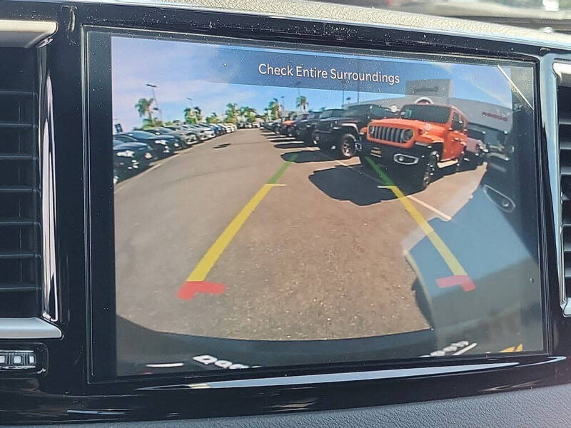 2025 Chrysler Voyager LX