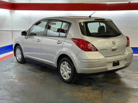 2011 Nissan Versa 1.8 S