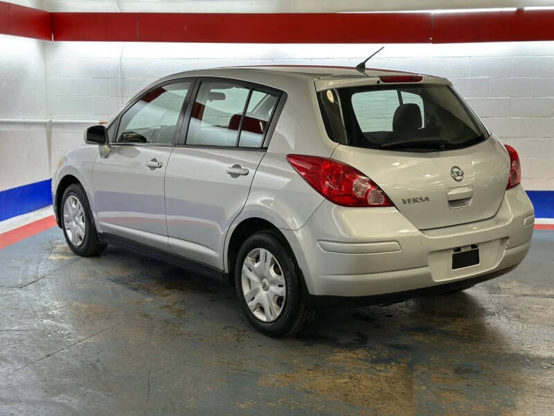 2011 Nissan Versa 1.8 S