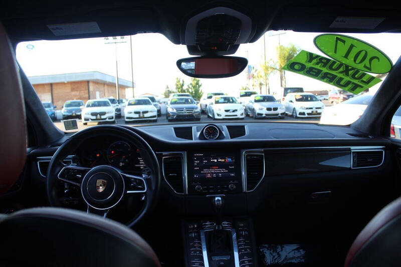 2017 Porsche Macan
