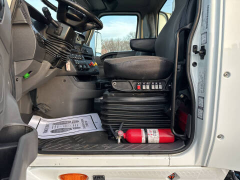 2021 International RH613