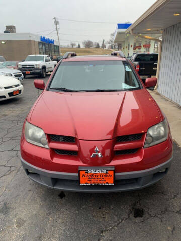 2003 Mitsubishi Outlander for sale at Knowlton Motors, Inc. in Freeport IL
