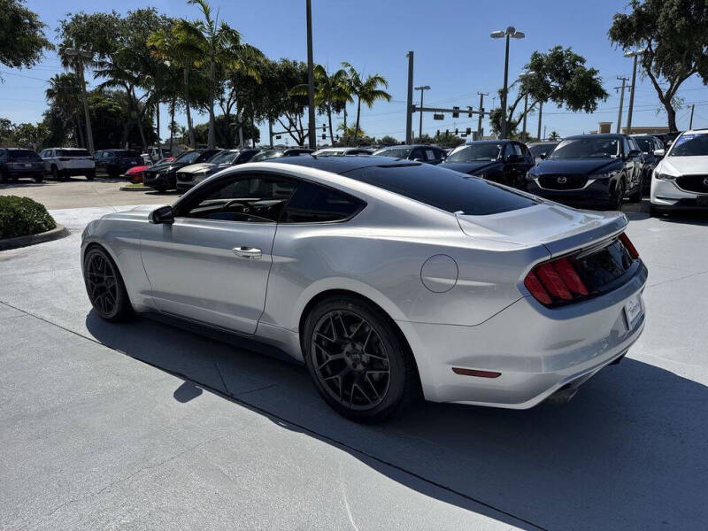 2016 Ford Mustang V6