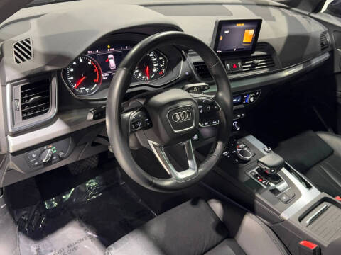 2020 Audi Q5 quattro Titanium Premium 45 TFSI