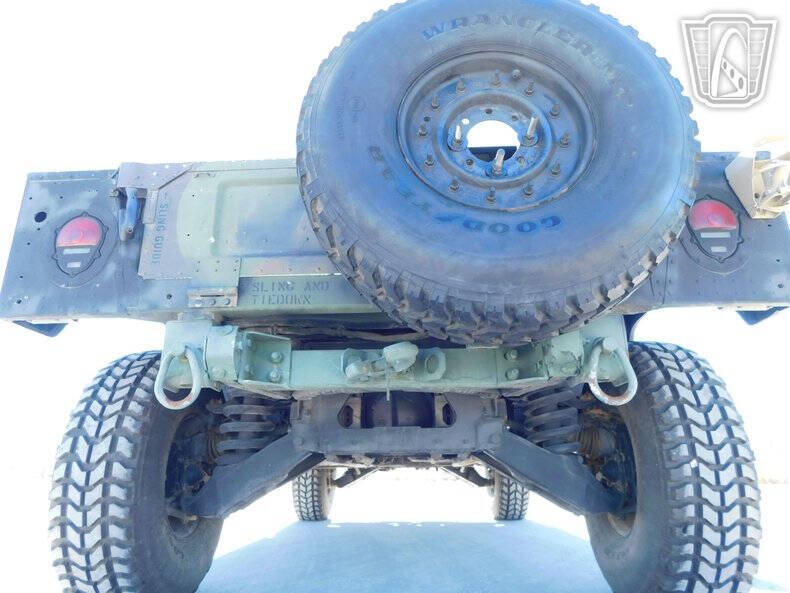 2002 AM General M1123