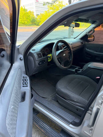 2002 Ford Explorer XLS