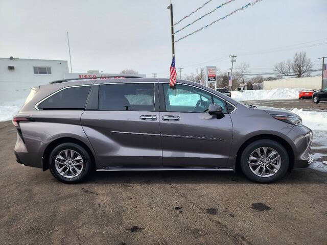 2023 Toyota Sienna XLE 7-Passenger