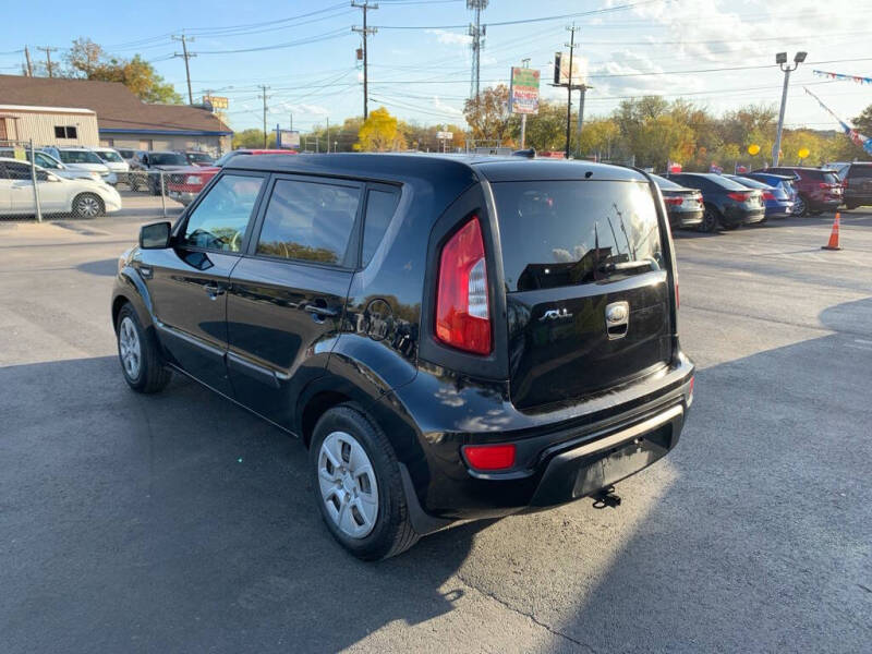 2013 Kia Soul Base photo 5