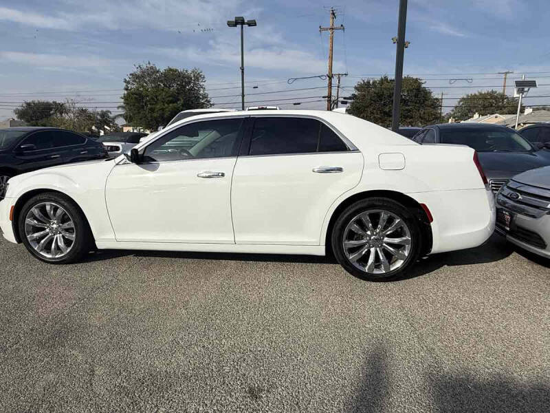 2016 Chrysler 300 C