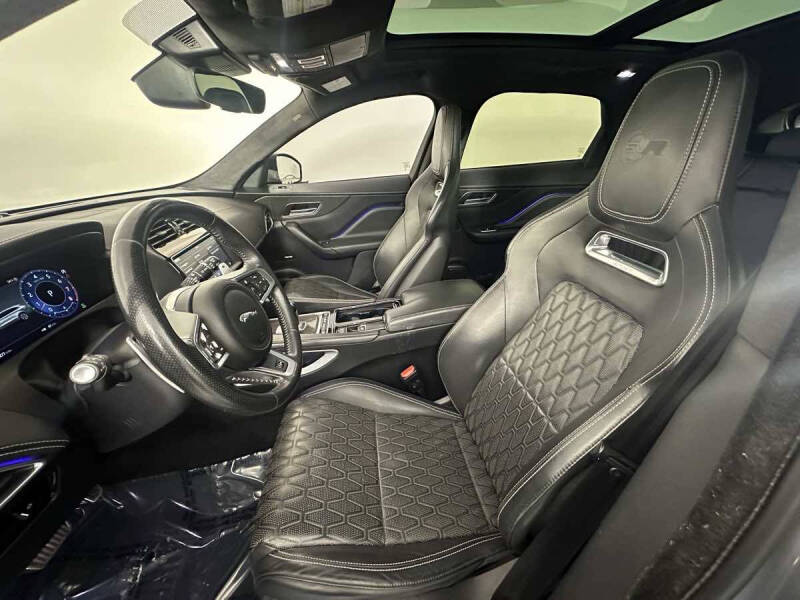 2020 Jaguar F-PACE SVR