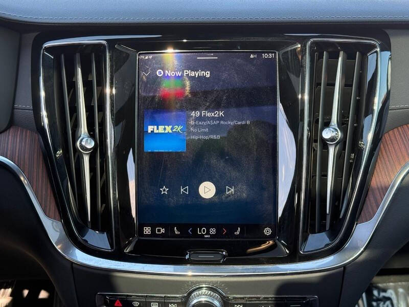 2024 Volvo S60 B5 Ultimate Dark Theme