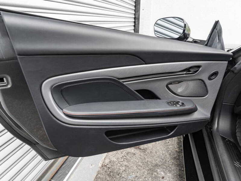 2025 Aston Martin Vanquish