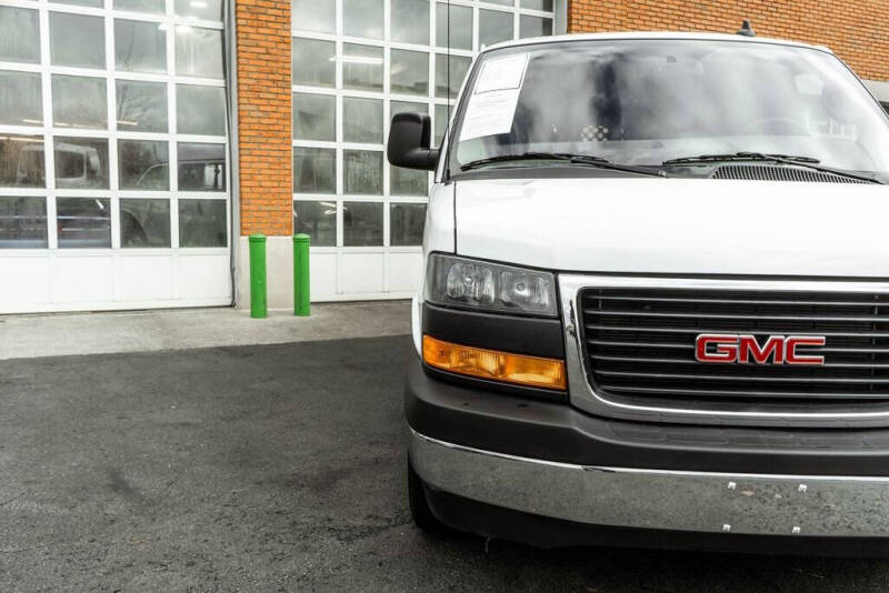 2023 GMC Savana 2500