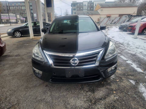 2013 Nissan Altima for sale at Foba Autos in Urbana IL