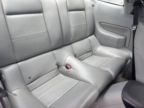 2006 Ford Mustang V6 Standard