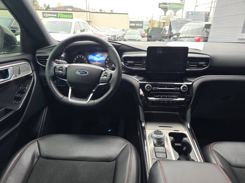 2024 Ford Explorer ST-Line