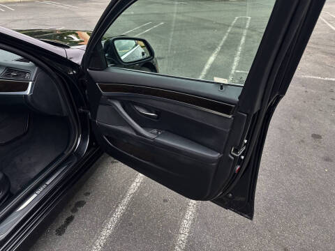 2016 BMW 5 Series 528i