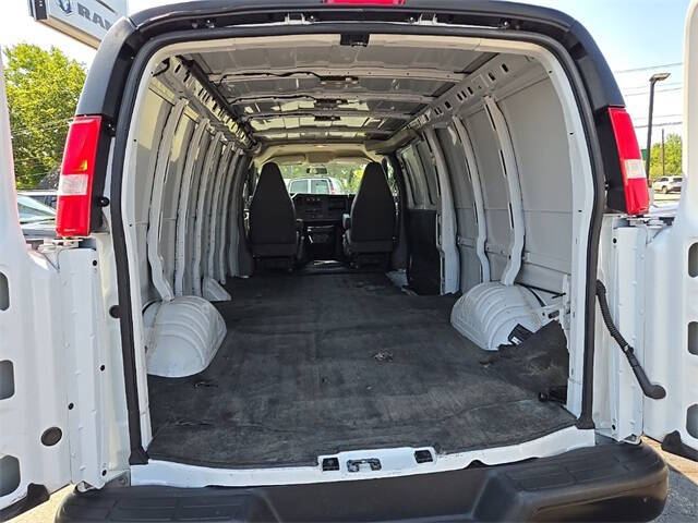 2023 Chevrolet Express 2500