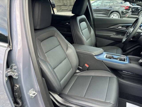 2026 Chevrolet Equinox EV LT 2