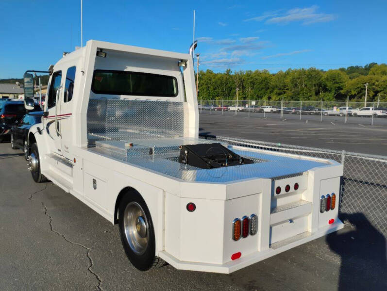 2006 Freightliner M2 106