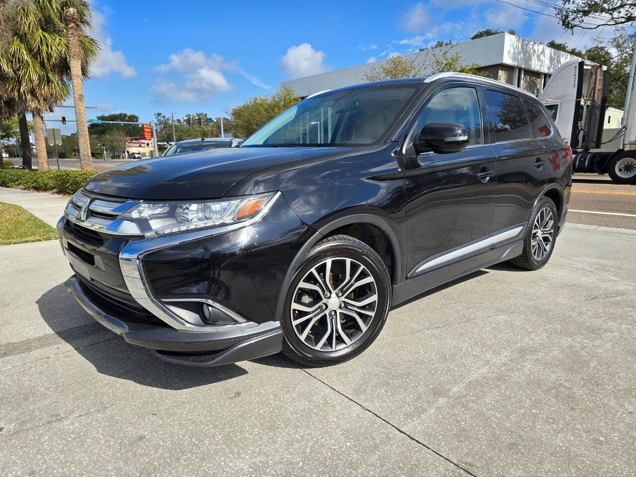 2018 Mitsubishi Outlander for sale at Bascarshop in Tampa, FL