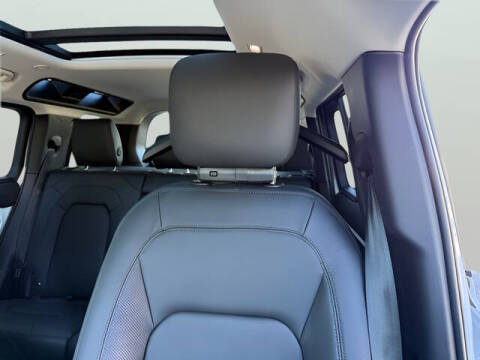 2026 Land Rover Defender 110 P300 S