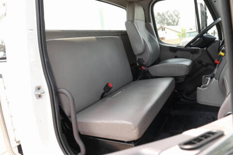 2017 Freightliner M2 106