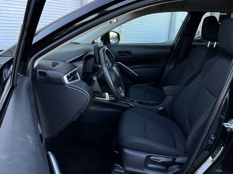 2025 Toyota Corolla Cross LE