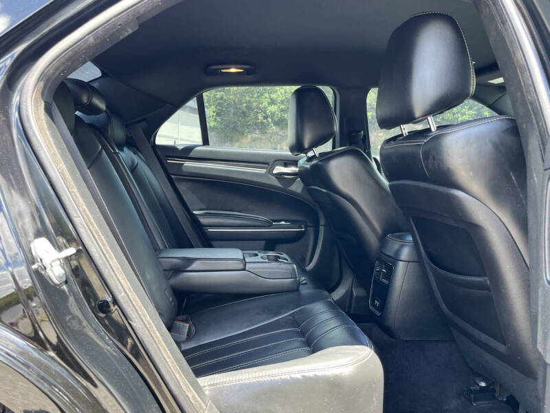 2017 Chrysler 300 S