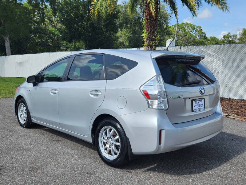 2014 Toyota Prius v Two