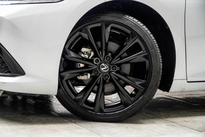 2024 Lexus ES 350 F SPORT Handling