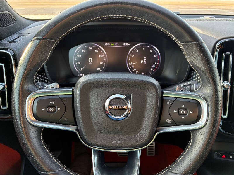 2019 Volvo XC40 T5 R-Design