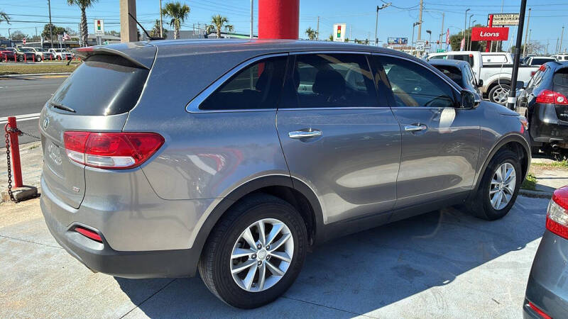 2017 Kia Sorento LX
