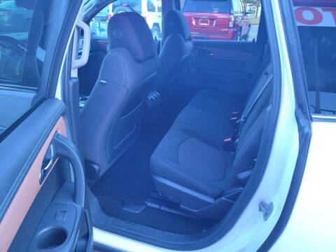 2017 Chevrolet Traverse LT