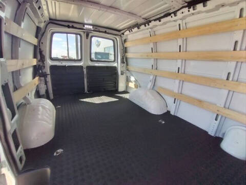 2023 Chevrolet Express 2500